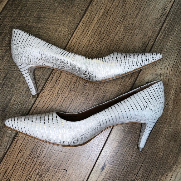 Walking Cradles “Sophia” Gold/Beige Pump Heel Size 8N - Picture 4 of 10